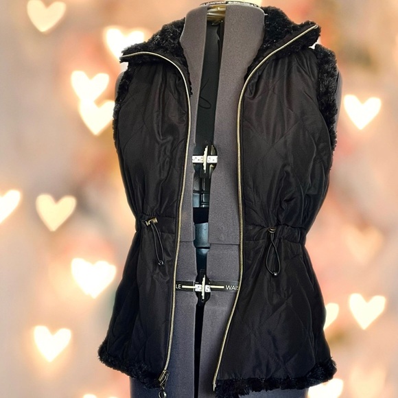Reversible Quilted Black Faux Fur Zip Front Puffer Vest Size S - Picture 4 of 7